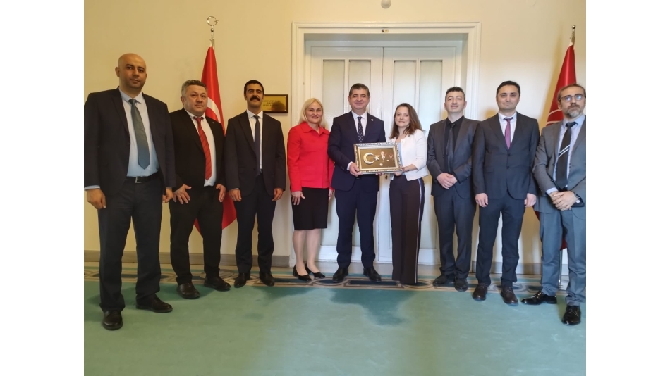 CHP Antalya Milletvekili Sayın Cavit ARI'ya makamında ziyaret